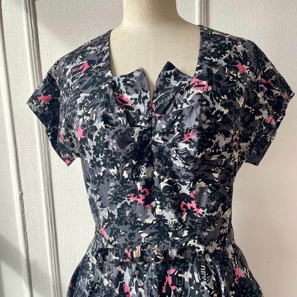 50s Vintage Scenic Novelty Print Cotton Dress 32” Horsehair Slip Metal Zipper - Picture 4 of 12
